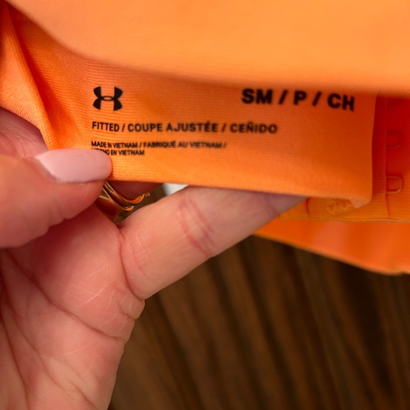 Set of 2 UnderArmour sports bras 34C/ small - Picture 4 of 7